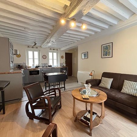 Les Remparts Apt Spacieux 1 Er Etage Renove Joliment Decore Bien Equipe Plein Centre Bayeux Proche Plages Du Debarquement Parking Gratuit A Proximite Екстериор снимка