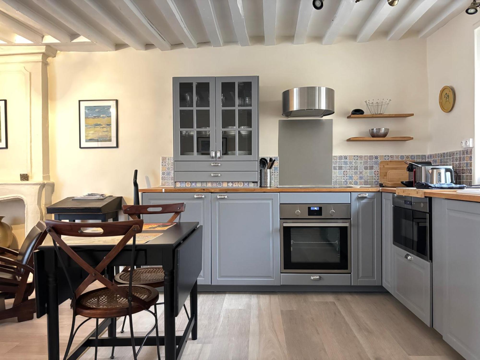 Les Remparts Apt Spacieux 1 Er Etage Renove Joliment Decore Bien Equipe Plein Centre Bayeux Proche Plages Du Debarquement Parking Gratuit A Proximite Екстериор снимка